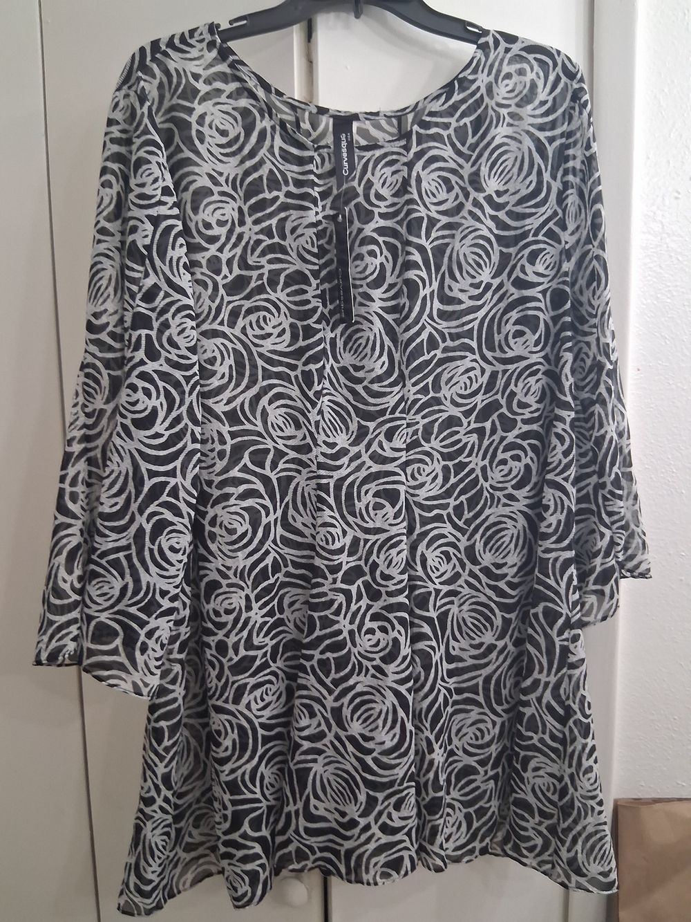 Gray & Black Floral Swirl Tunic Top
